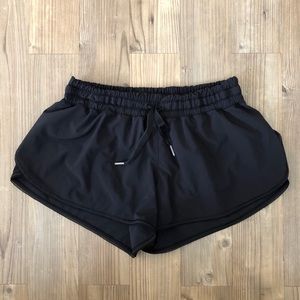 Lululemon Seek the Heat Short